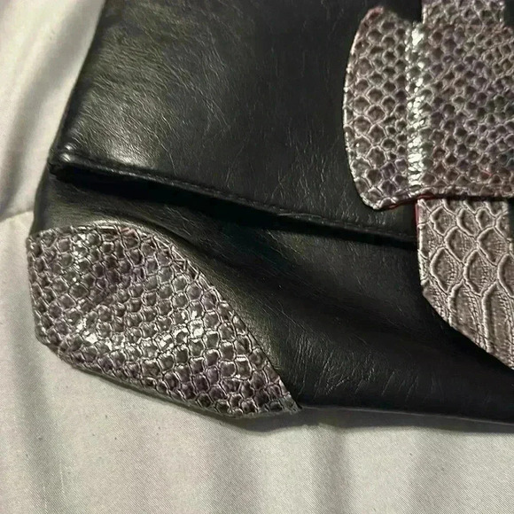 Evening Clutch - Picture 5 of 11